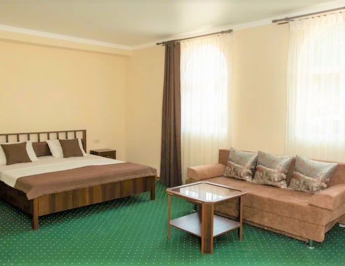 Люкс 4-местный 2-комнатный - Отель «Шоколад» Цандрипш