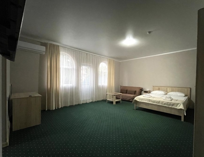 Люкс 4-мест. с отдельным входом - Отель «Шоколад» Цандрипш