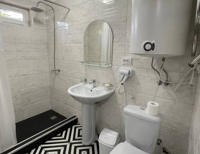 Стандарт 3-местный 2-комнатный с отдельным входом 1 этаж - Отель «Шоколад» Цандрипш